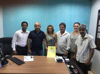 Presidente Valdiram Cassimiro em reunião com a prefeita Martinha Rodrigues
